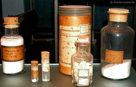 Hafniumhaltige Zirconiumsalze