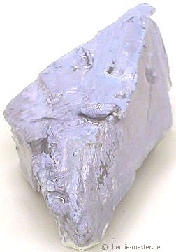 Kalium l&auml;uft an der Luft sofort bl&auml;ulich an.