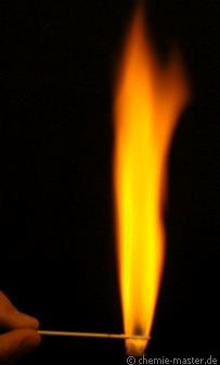 Orange-gelbe Flammenf&auml;rbung des Natriums